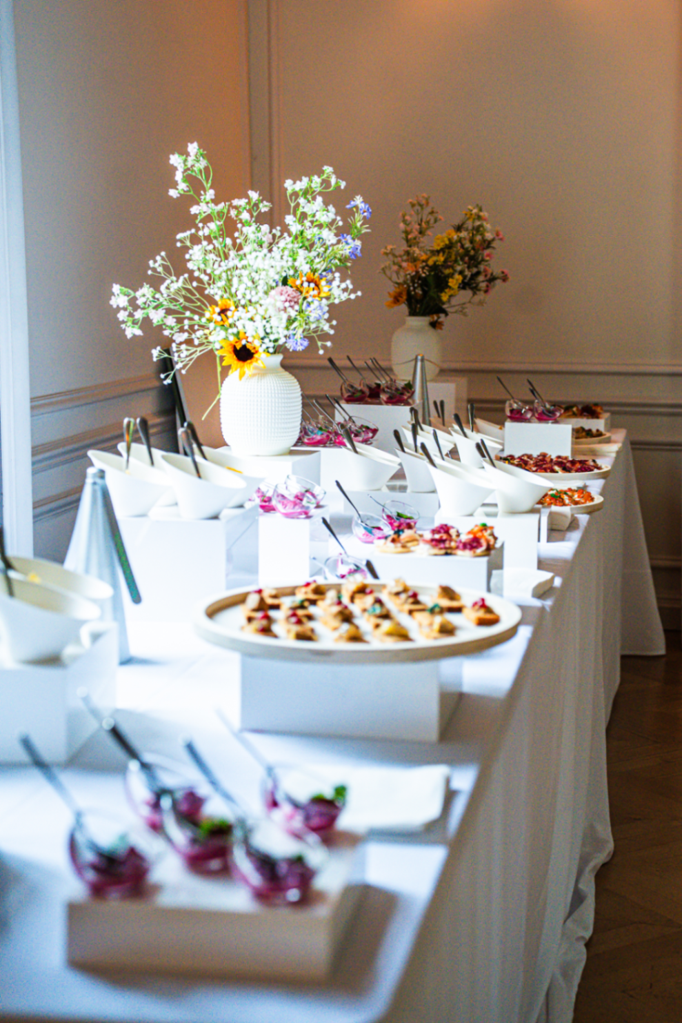 Buffet finger food Deby's Delice avec pièces cocktail et bouchées raffinées
